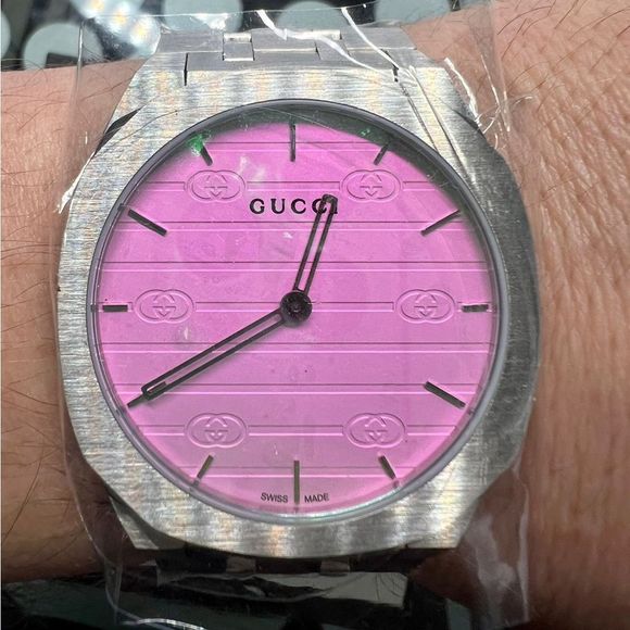 NIB Pink Gucci Watch - Picture 3 of 9